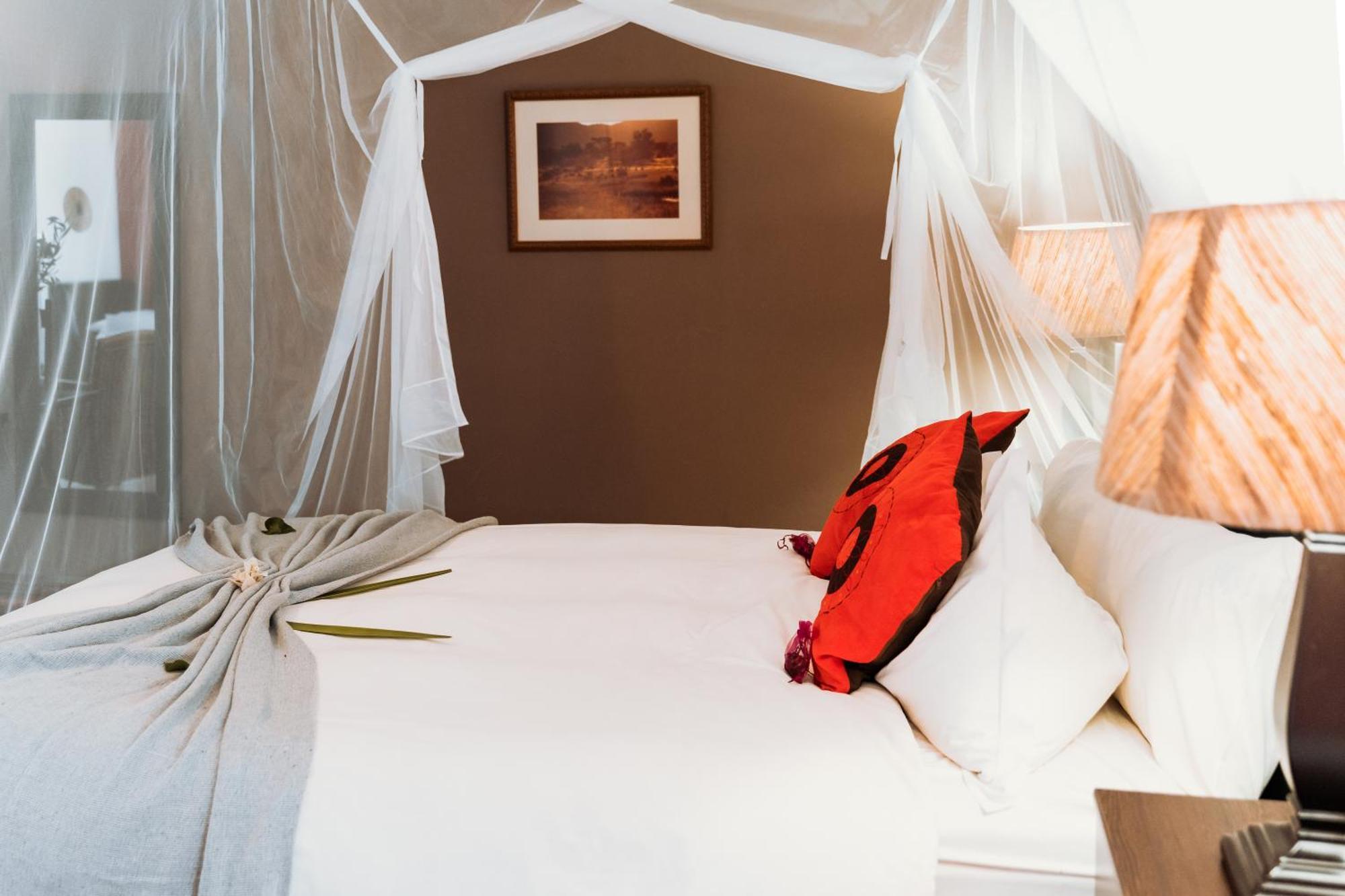 Gabus Safari Lodge Otavi Extérieur photo